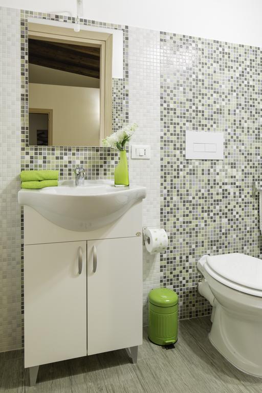 Airport Home & Bringo Car Rental Carini Room photo
