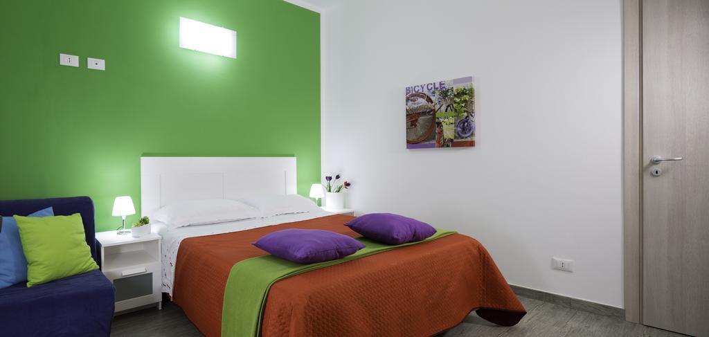 Airport Home & Bringo Car Rental Carini Room photo